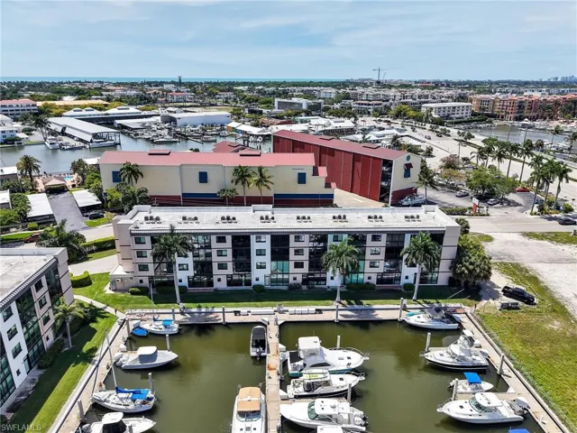 801 River Point Dr 203a, Naples, Florida 34102