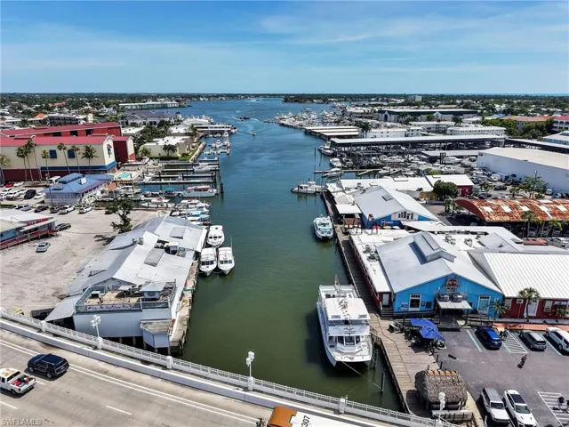 801 River Point Dr 203a, Naples, Florida 34102