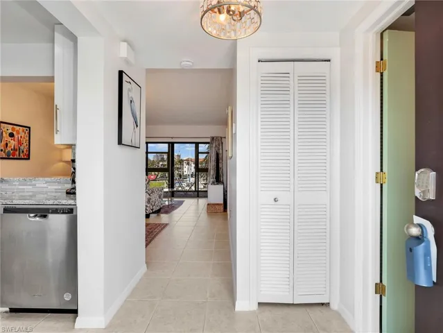 801 River Point Dr 203a, Naples, Florida 34102