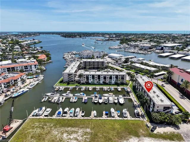 801 River Point Dr 203a, Naples, Florida 34102