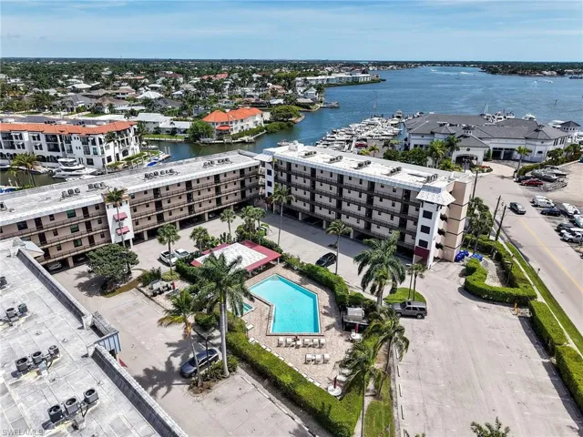 801 River Point Dr 203a, Naples, Florida 34102