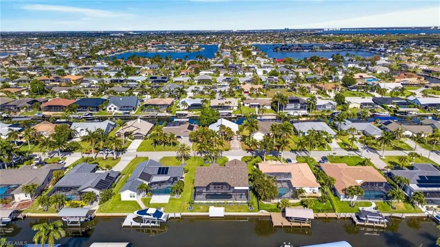 5312 Sw 9th Pl, Cape Coral, Florida 33914