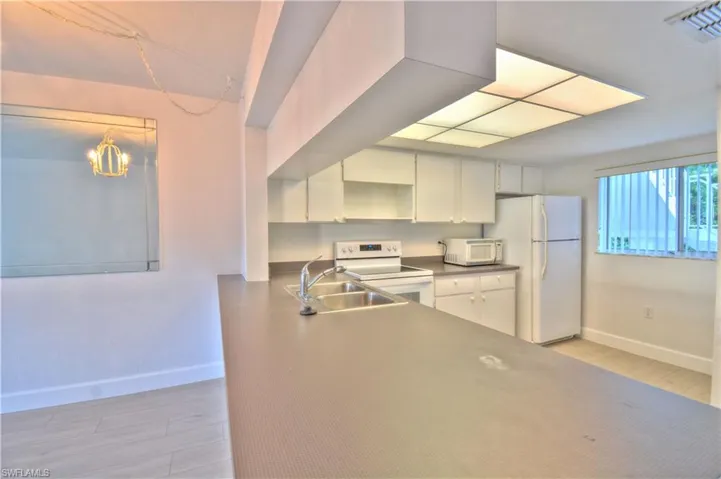 2330 Naples Trace Cir 9-903, Naples, Florida 34109