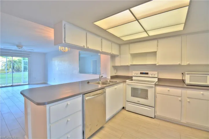 2330 Naples Trace Cir 9-903, Naples, Florida 34109