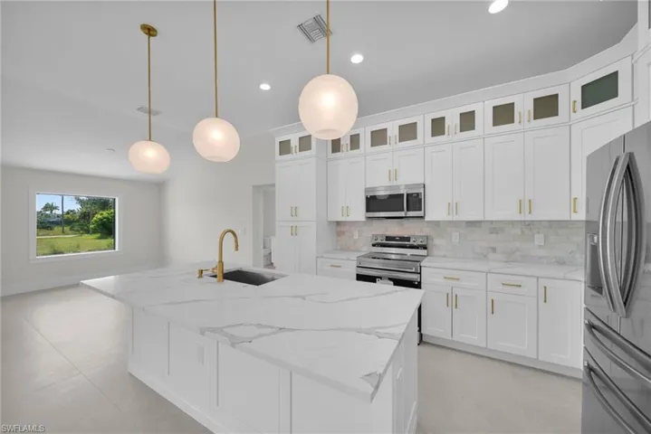 1213 Nw 25th Pl, Cape Coral, Florida 33993
