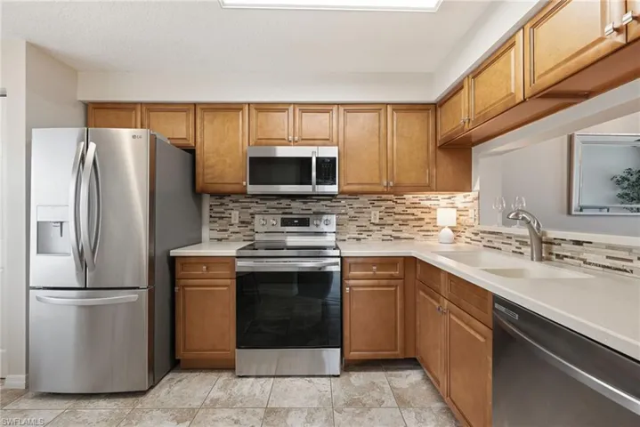 6670 Huntington Lakes Cir 104, Naples, Florida 34119