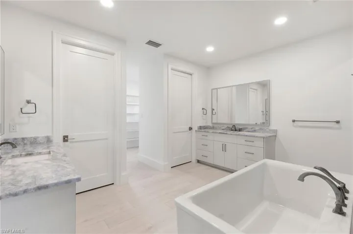 Double sinks & Double Lavatories