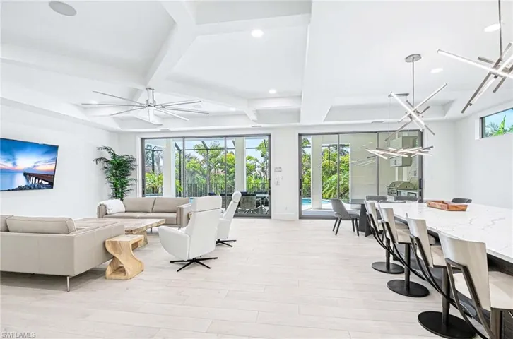 375 Periwinkle CT, MARCO ISLAND FL 34145