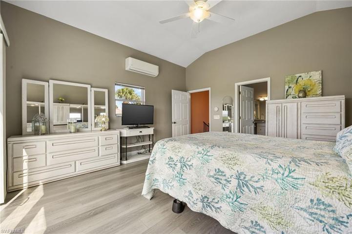 Upstairs Master Suite