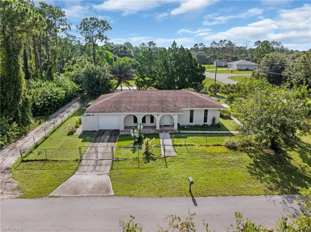 View of front of home featuring a front lawn