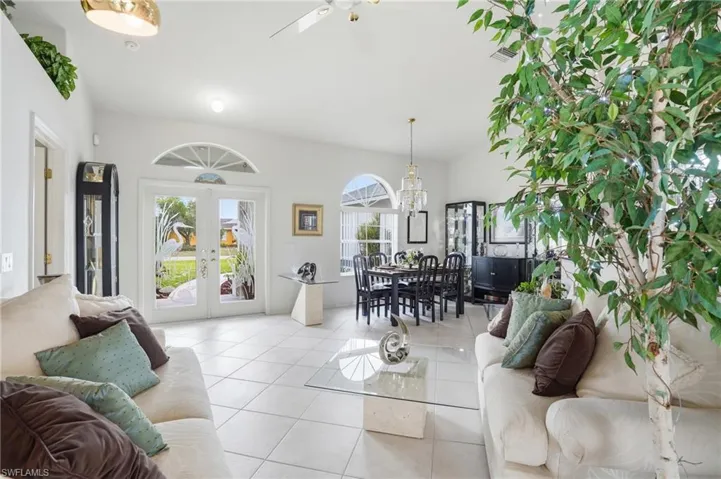 241 Se 29th Ter, Cape Coral, Florida 33904