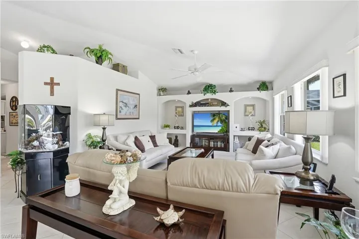 241 Se 29th Ter, Cape Coral, Florida 33904