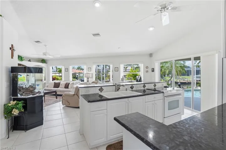 241 Se 29th Ter, Cape Coral, Florida 33904