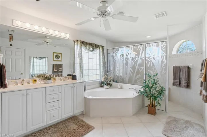 241 Se 29th Ter, Cape Coral, Florida 33904