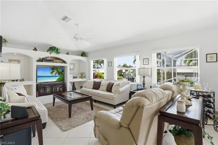 241 Se 29th Ter, Cape Coral, Florida 33904