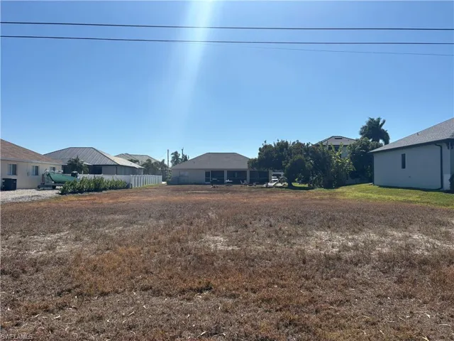 View of yard featuring a residential view