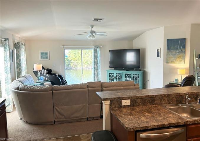 Living Room/Kitchen2
