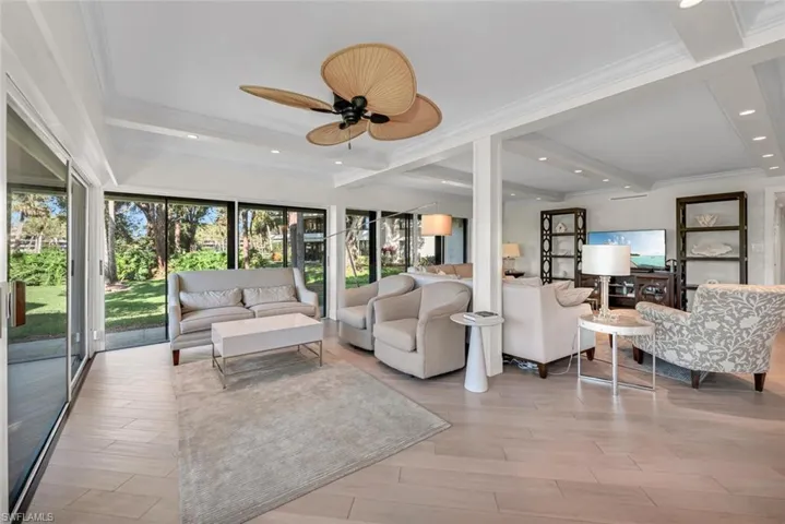 108  Clubhouse  DR, Naples, FL 34105