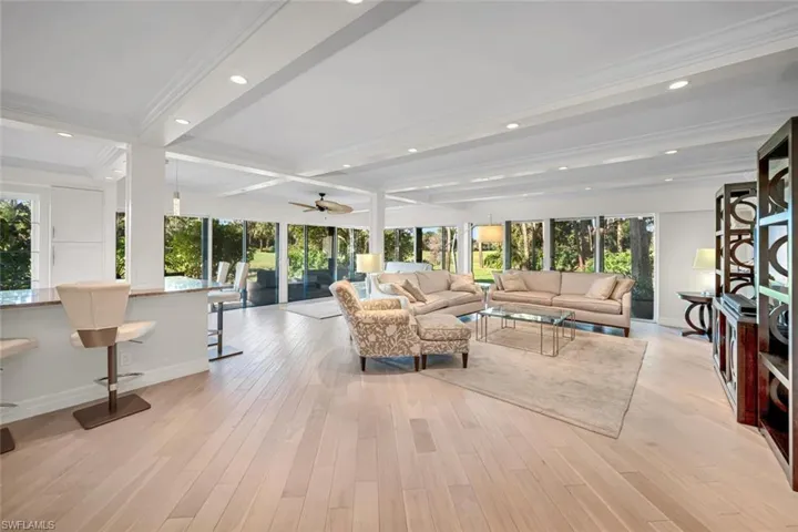 108  Clubhouse  DR, Naples, FL 34105