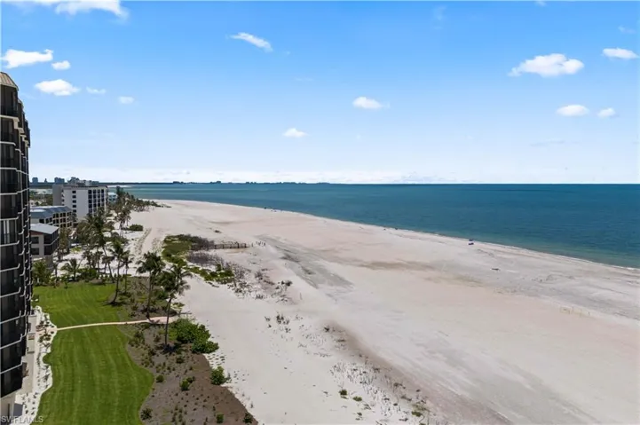 The beach is your backyard in this top-floor Fort Myers retreat.