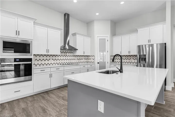 3524 Sw 3rd St, Cape Coral, Florida 33991