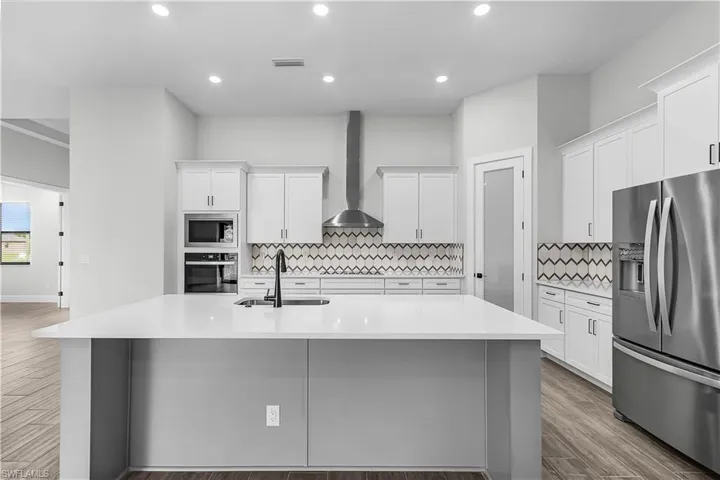 3524 Sw 3rd St, Cape Coral, Florida 33991