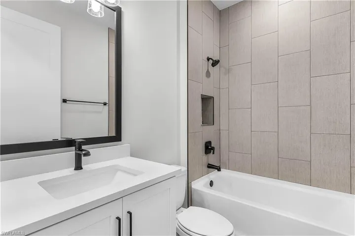 3524 Sw 3rd St, Cape Coral, Florida 33991