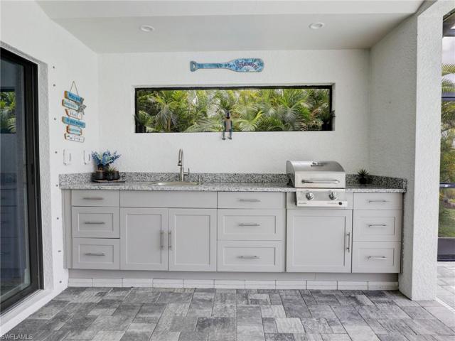 Outdoor Kitchen