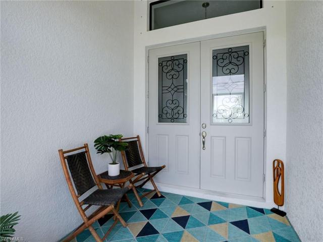 Front screened-in porch