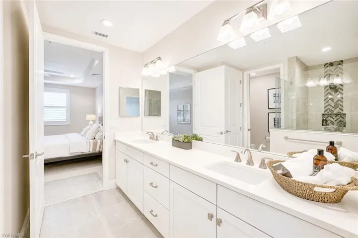 2620 Seychelles Cir 1302, Naples, Florida 34112