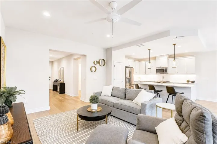 2620 Seychelles Cir 1302, Naples, Florida 34112