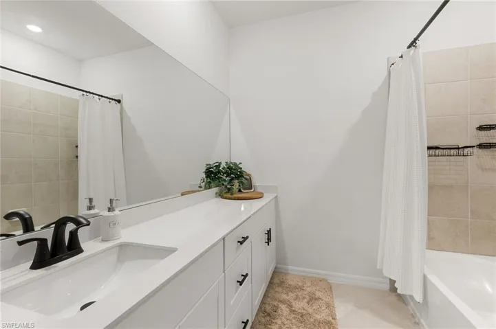 2919  Citrus  ST, Naples, FL 34120