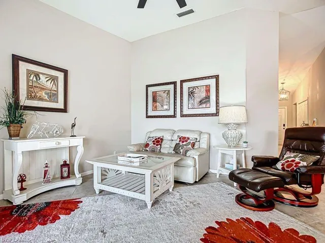8059  Queen Palm  LN, Fort Myers, FL 33966