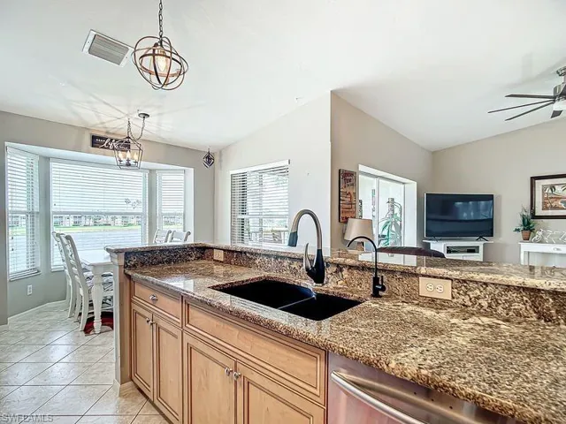 8059  Queen Palm  LN, Fort Myers, FL 33966