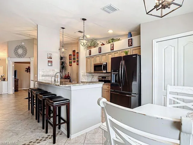 8059  Queen Palm  LN, Fort Myers, FL 33966
