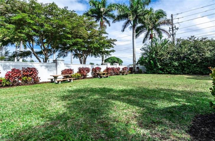 15764 Marcello CIR # 177, NAPLES FL 34110