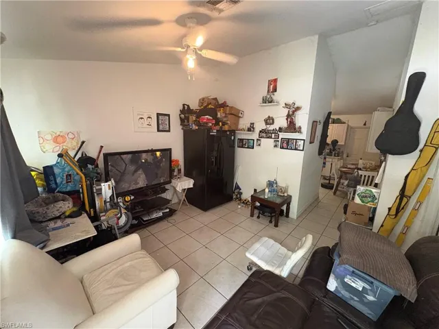 3123  Pine Tree  DR, Naples, FL 34112