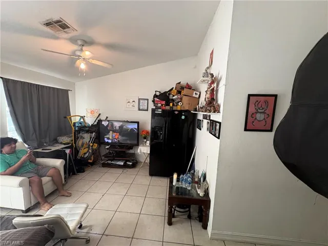 3123  Pine Tree  DR, Naples, FL 34112