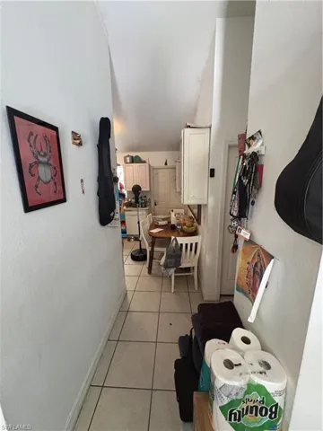 3123  Pine Tree  DR, Naples, FL 34112