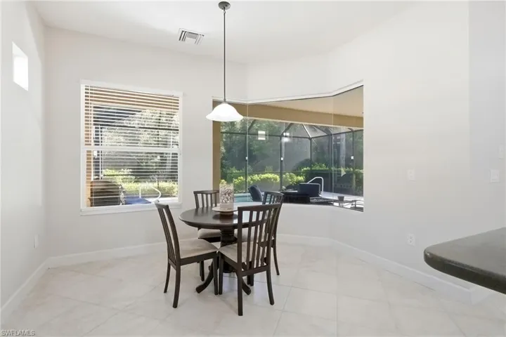 Eat-in kitchen area