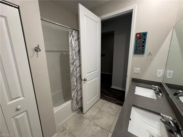 Main guest bathroom.