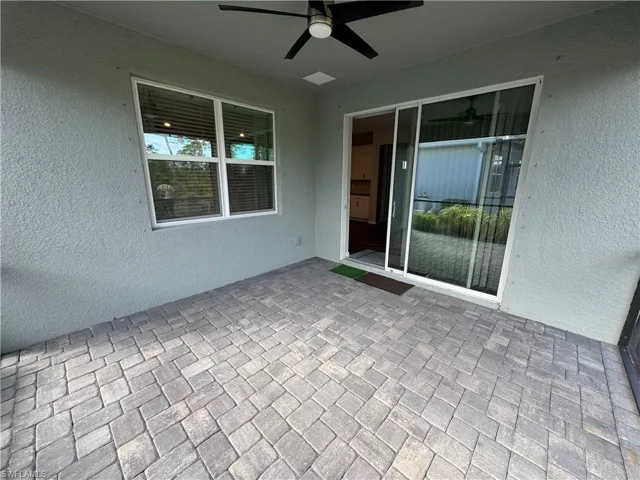Lanai with ceiling fan