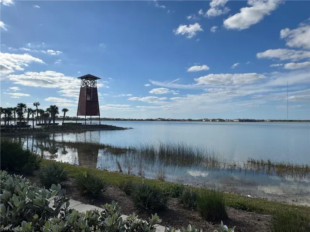 Nearby Lake Babcock.