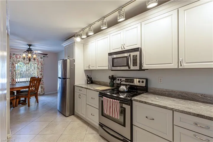 4410 Chantelle Dr H-205, Naples, Florida 34112