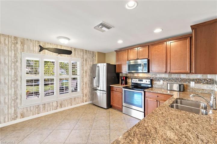 Eat In Kitchen