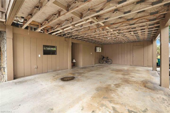 Carport large enough for 4 spots