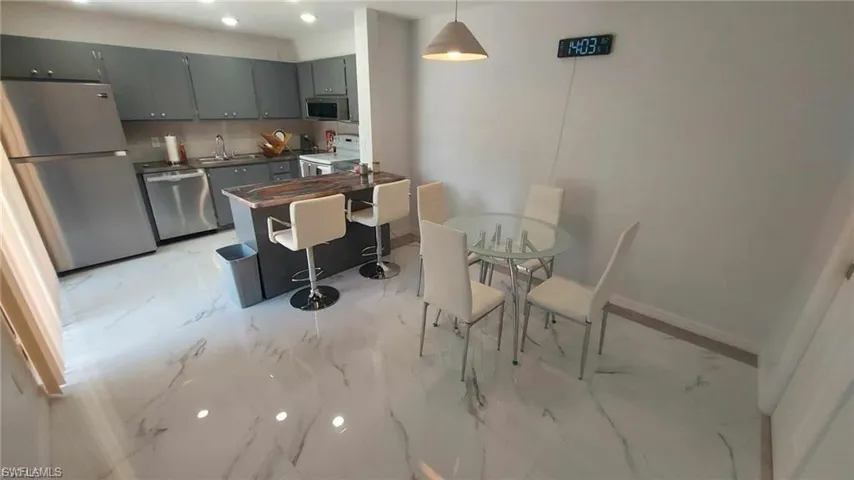 5542  Malt  DR, Fort Myers, FL 33907