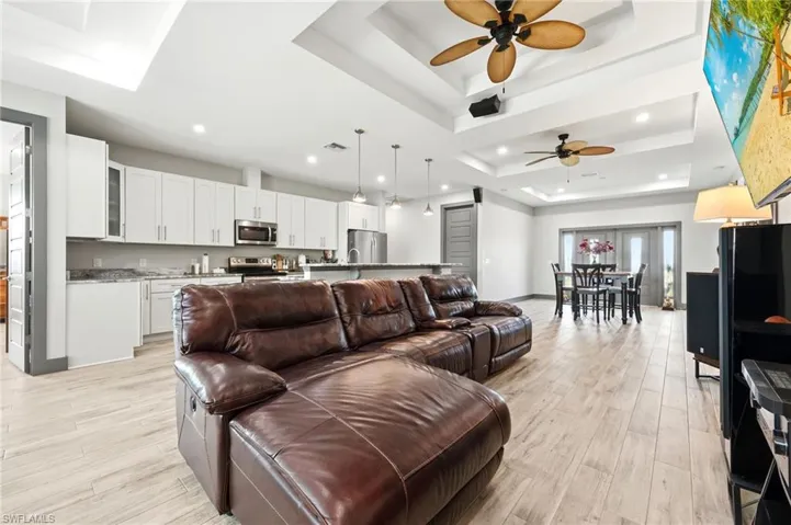 212 Sw 20th St, Cape Coral, Florida 33991