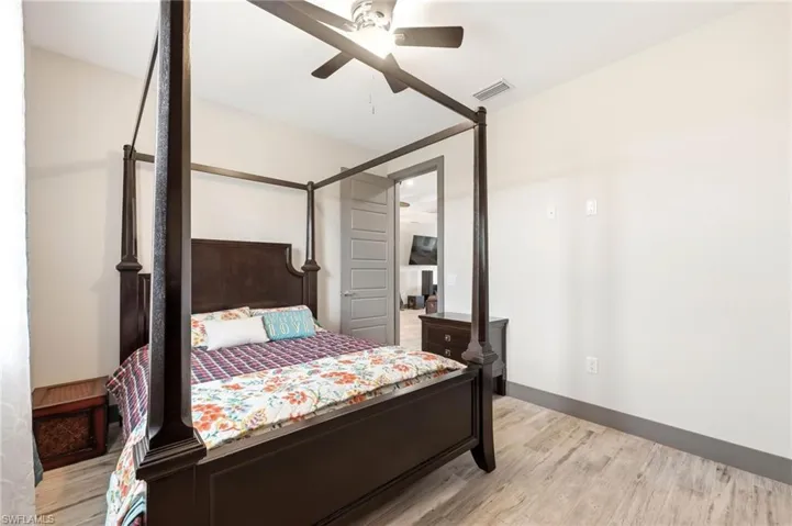 212 Sw 20th St, Cape Coral, Florida 33991
