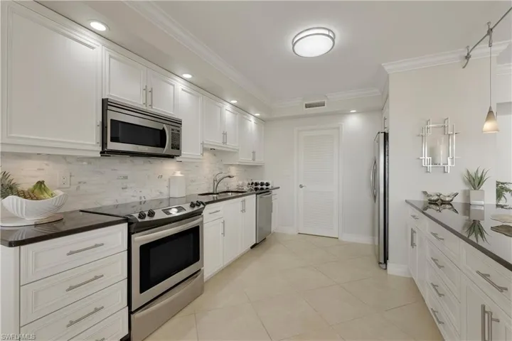 3401 Gulf Shore Blvd N 605, Naples, Florida 34103